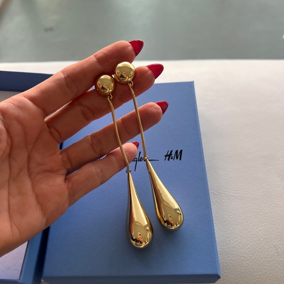 Mugler H&M gold Teardropp Pendant Earrings - Picture 3 of 9